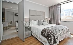 Sandton Apartment 15 West Road South